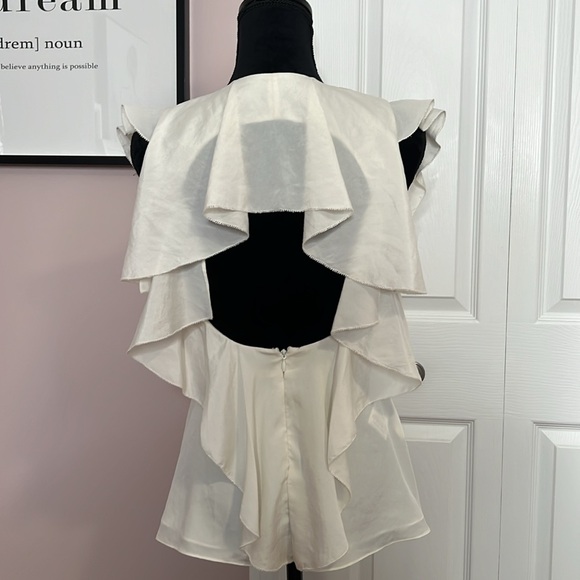 Angelic BCBG Maxazria open keyhole back sleeveless blouse in cream sz XS - Picture 6 of 9